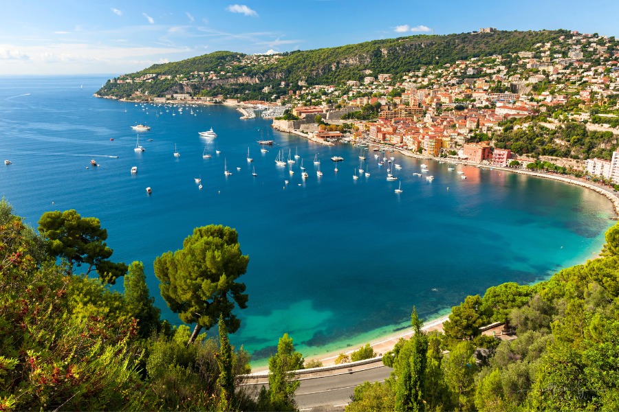 Navigating The French Riviera: A Luxury Experience.